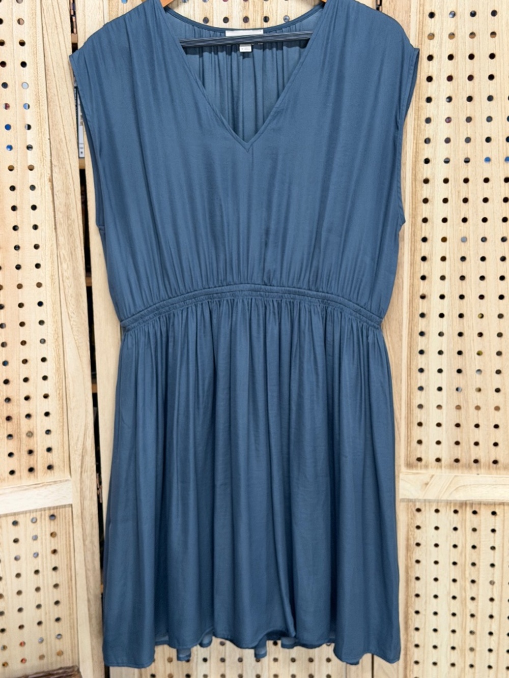 Blue Flowy V Neck Elastic Waist Midi Dress Boho Minimalist Size M LOFT Outlet